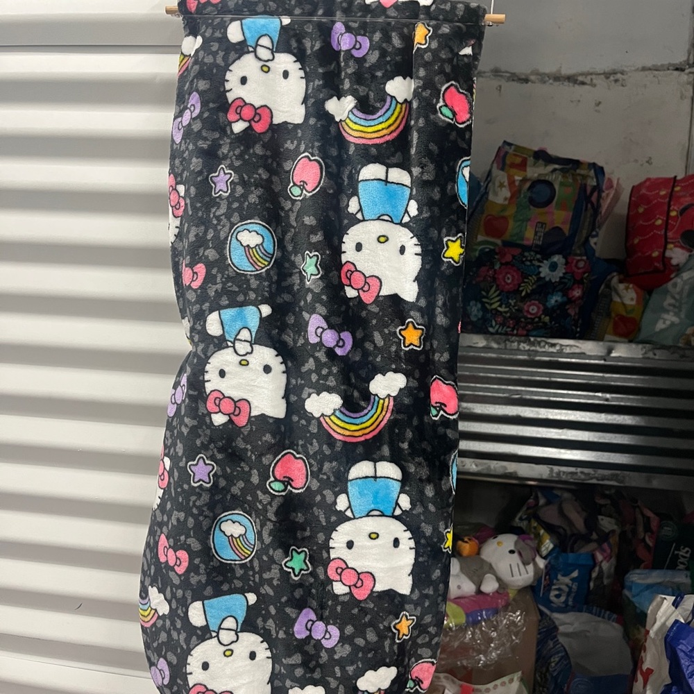 Hello Kitty Black and Pink Cloud Throw